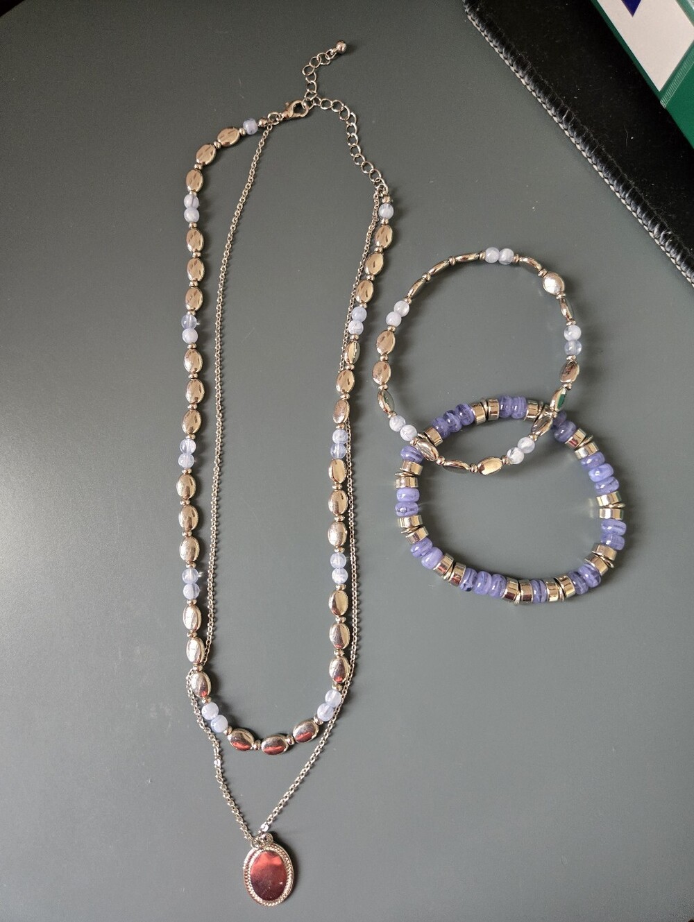 Vintage Jewelery Assorted Collections - Picture 8 of 9